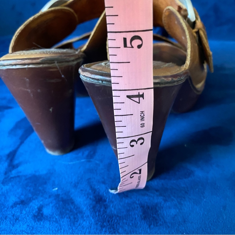 High-Heeled Leather Sandals - Picture 8 of 15